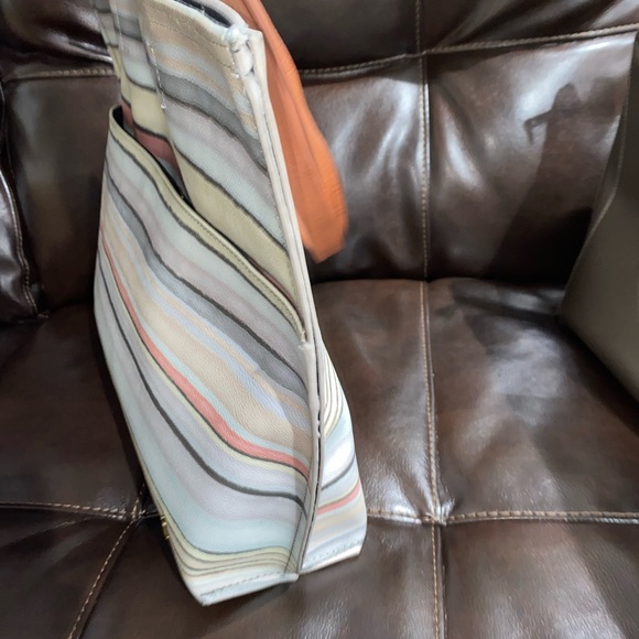 Elliot Lucca - Picture 4 of 7